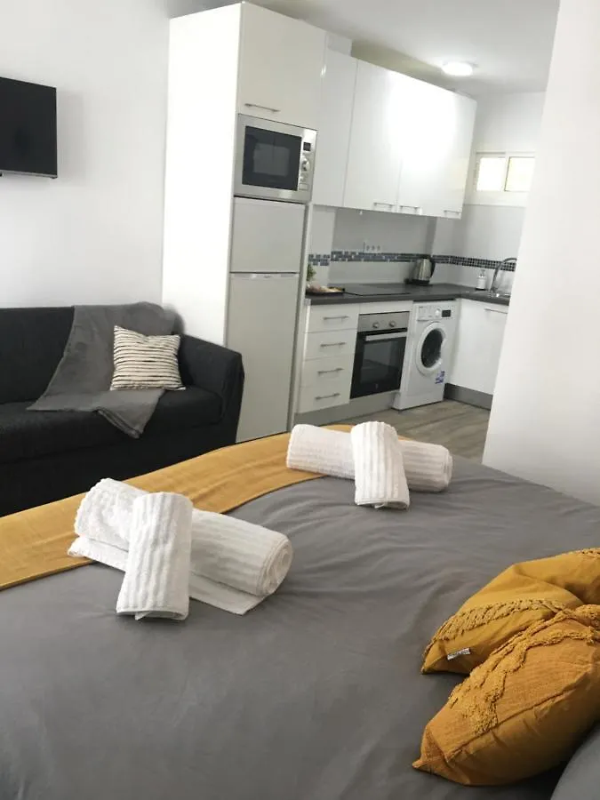 Iris Apartment, Benalmádena 0*,  España